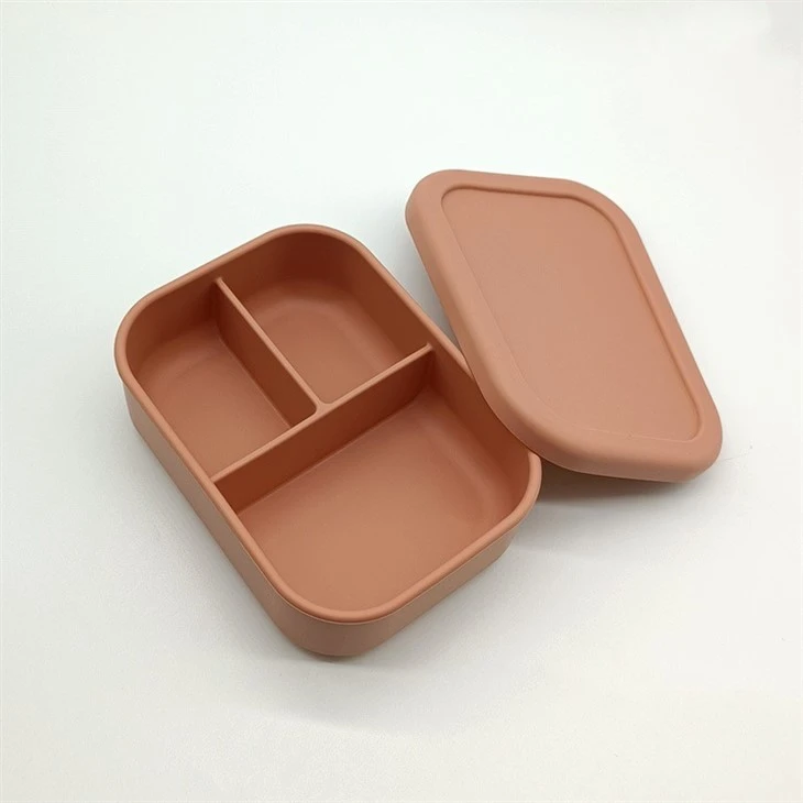 silicone container with divider (13)