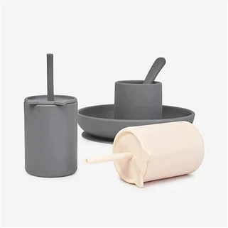 Bicchiere con cannuccia per bambini con coperchio